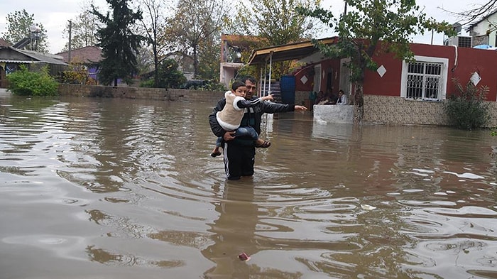 Antalya'da Eğitime Yağış Arası