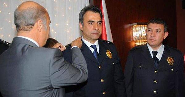 12:30 | Eski İstanbul Organize Şube Müdürü ve Siirt eski Emniyet Müdürü Mutlu Ekizoğlu avukatıyla teslim oldu.