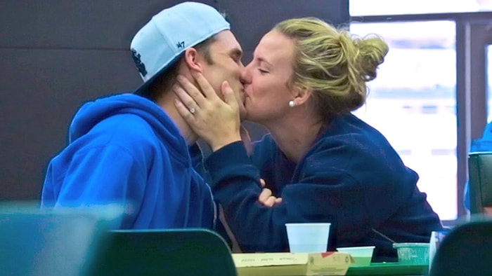 Ökse Otu Altında Öpüşmek | Güzellik İçerir