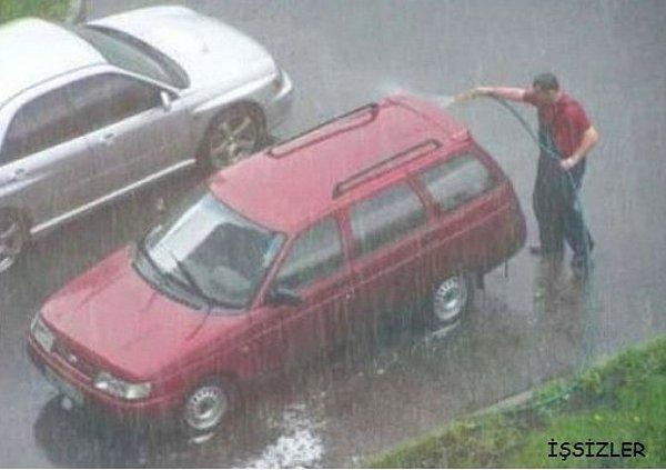 7. Hava şartları araba yıkamak için önemli bi unsur değildir. Kafaya koyulduysa o araba yıkanacak !
