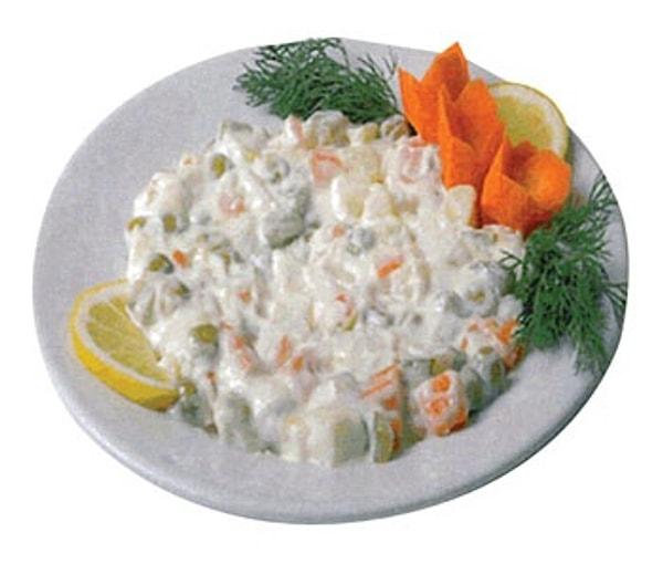 7. Rus & Makarna Salatası