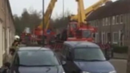 Evlenme Teklifi Edeyim Derken Binaya Vinç Deviren Adam