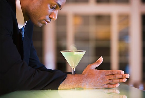 Kadınları Etkilemek İsteyen Erkeklerin Söylediği 10 Temel Yalan