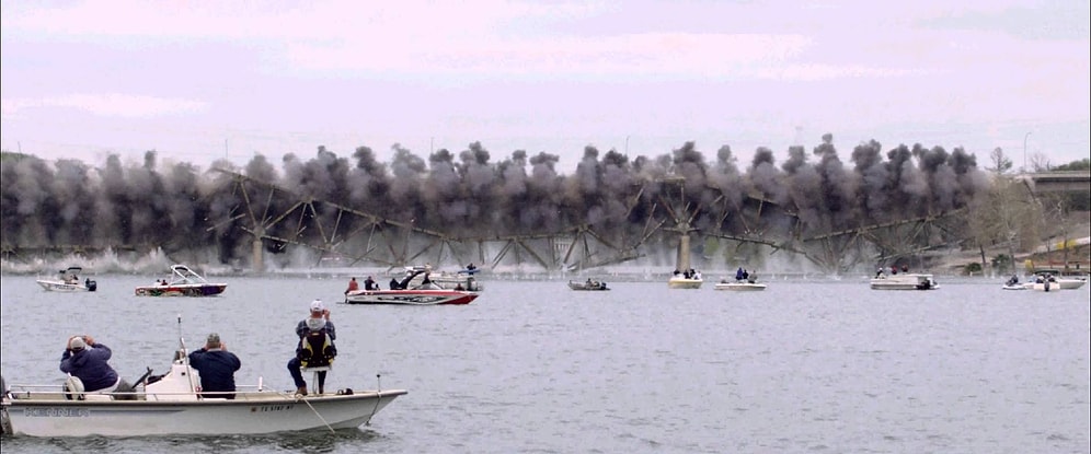 Yavaş Çekimde Köprü Yıkımı