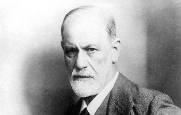 7. "N'apıyorsunuz, bilinçaltına mı iniyorsunuz, Freud falan?"