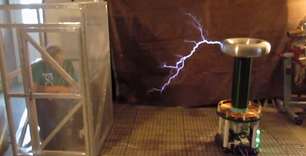 Tesla Bobini İle Satisfaction Müziği Yapmak