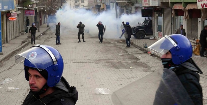 Doğubeyazıt'ta ‘Tarihi Geçmiş’ Gaz Bombası 4 Kişiyi Hastanelik Etti