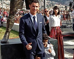 Ronaldo'nun Heykeli Dikildi