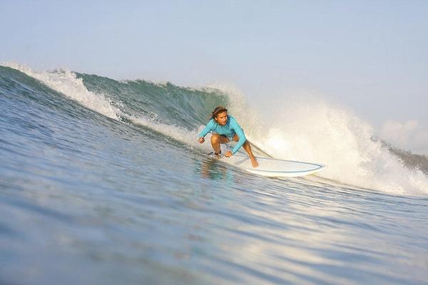 6. 13 yaşındaki sörfçü Olive Bowers'ın, sörf ile uğraşan kadınların medyaya yansıtılma şeklinden rahatsız olarak bir sörf dergisine çağrıda bulunması