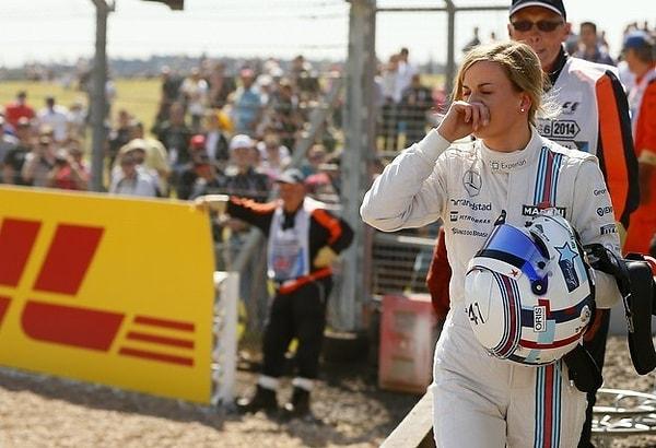 7. 22 yıl aradan sonra Formula 1 haftasonunda yarışmaya hak kazanan ilk kadın