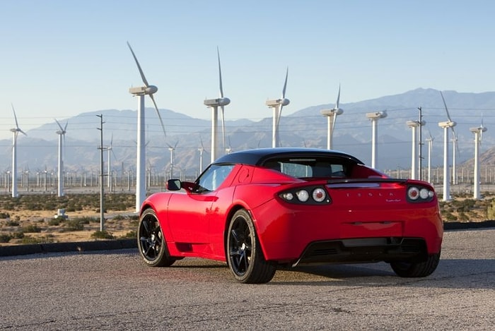 Tesla Roadster'ın Menzili İki Katına Çıkıyor