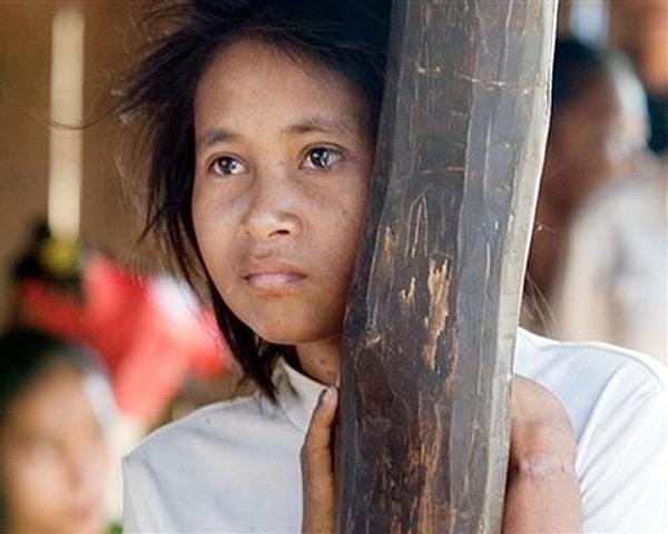 1. Kamboçya'nın Orman Kızı