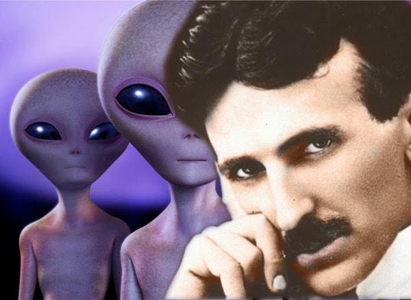 13. Nikola Tesla uzaydaki hayatın varlığı ile de yakından ilgilenmiş. Dünya’da ilk defa 1899 yılının Mart ayında kendi laboratuvarından uzaya ses dalgaları göndermiştir.