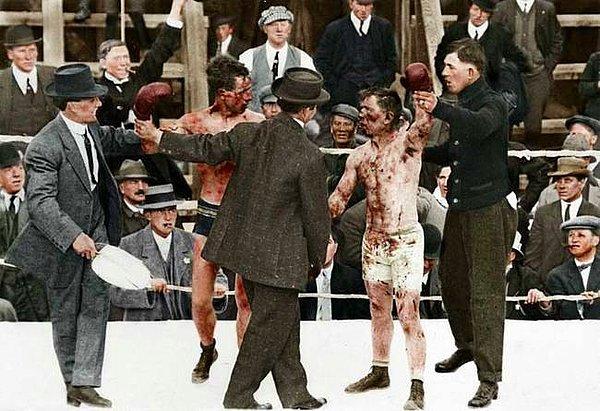 11. Ray Campbell ve Dick Hyland  arasında 1913 yılında gerçekleşen boks maçı..!