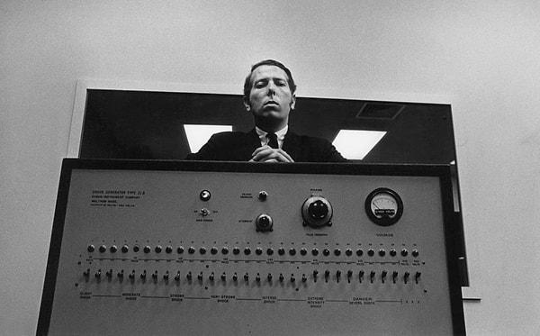 4-) Milgram Deneyi