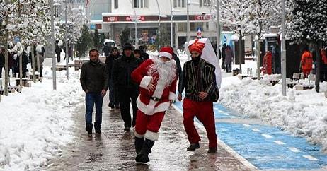 Bolu'da BBP'liler, 'Yeniçeri'ye 'Noel Baba'yı Kovalattı...