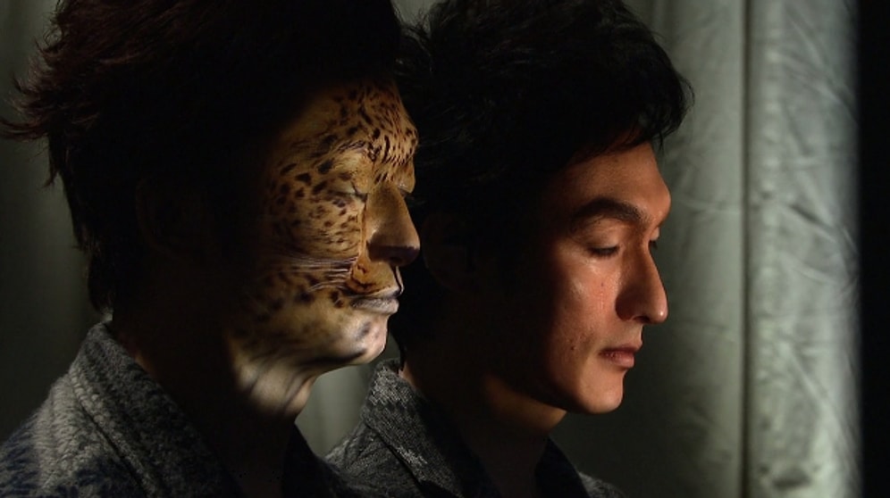 Bu Gerçek Zamanlı, 3D Projeksiyonla Yüze Maske Yerleştirme Videosu İnanılmaz!