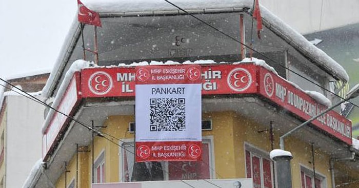 MHP'den 'QR Kodlu' Pankart