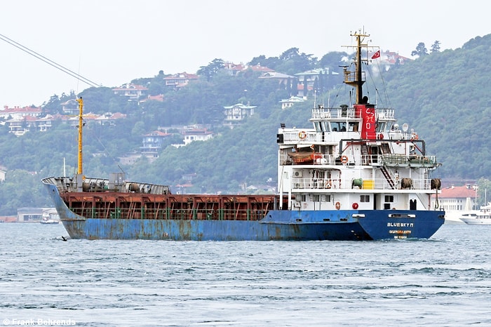 ‘Akdeniz'de Sürüklenen Göçmen Gemisi Türkiye'den Kalktı’