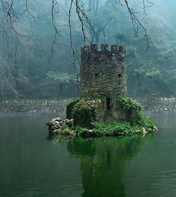 1. Portekiz'de ördekler için yapılmış küçük bir kale