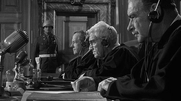 8. Nuremberg Mahkemesi (1961) | IMDb: 8.3