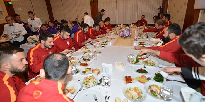 Galatasaray'da Derbi Öncesi Moral Yemeği