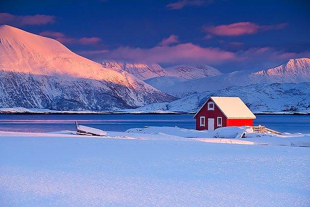 12. Göl kenarı, Norveç