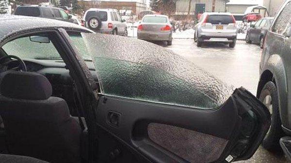 3. Arabanızın camına buzdan bir kat daha eklendiyse,
