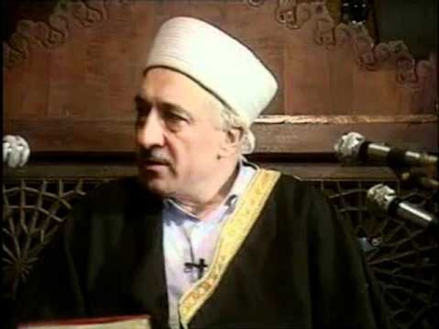 11. Açıklarını bulmak için evde sürekli Fethullah Gülen'in kasetleri dinlenirdi.