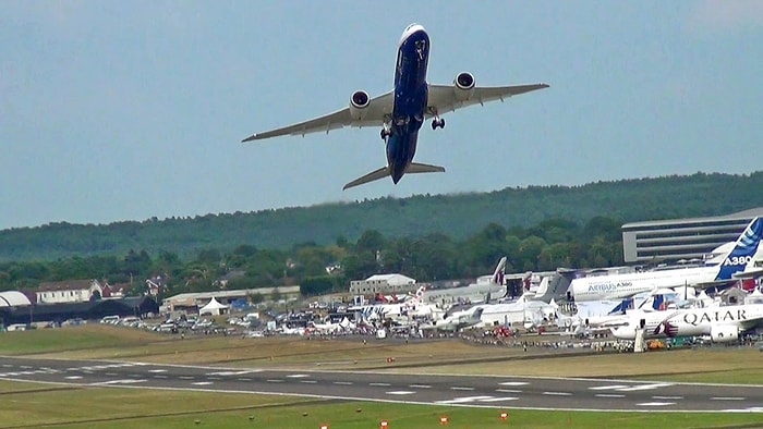 Boeing 787 Modeli Yolcu Uçağının İnanılmaz Kalkışı