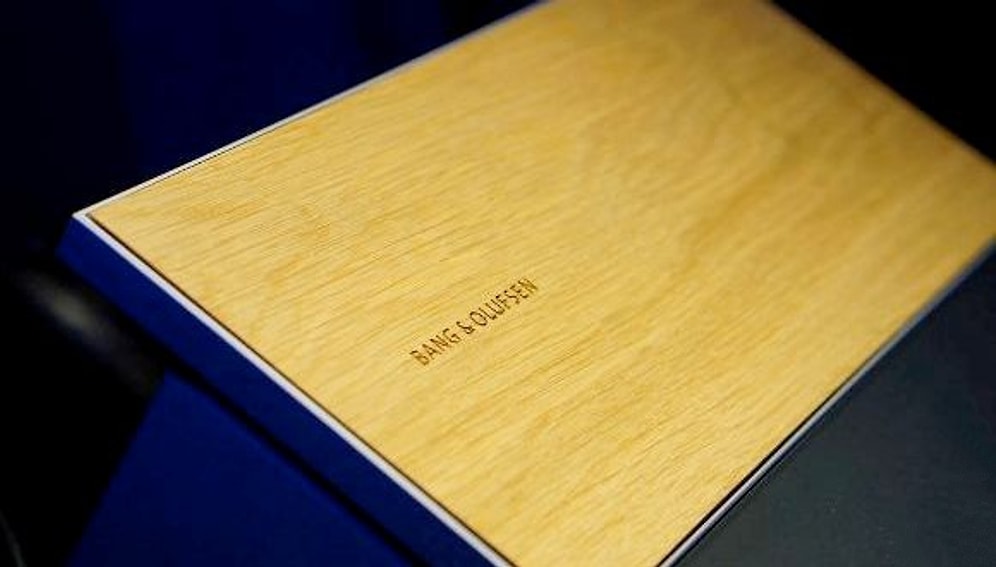 Bang & Olufsen'in Ahşap Müzik Tableti