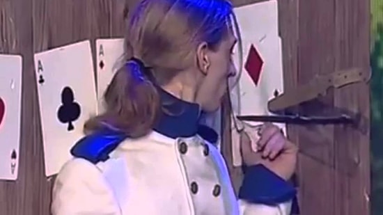 Yetenek Yarışmasında Asistanını Öldüreyazan Bıçak Ustası