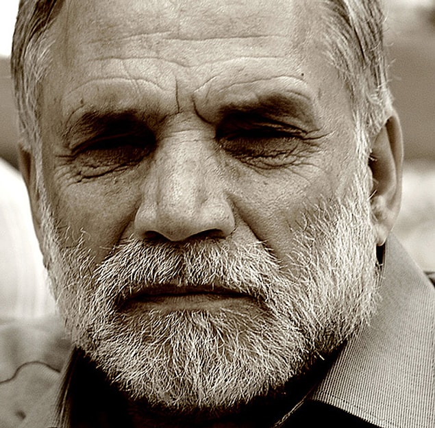 Eşber Yağmurdereli