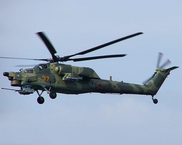 10. Rus Mi-28 Havoc Saldırı Helikopteri: Bu savaş makinesi Rus Hava Kuvvetleri'nin ve ordunun ''saldırı yapma'' aracı. Temel donanımı ise, alçaltılmış 30 mm Shipunov otomatik topu, 4 tane anti-tank füzesi taşıyabilen roket ya da silah podu eklentisi.