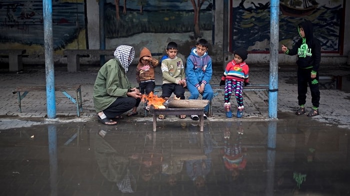 Gazze'de İki Bebek Soğuktan Öldü