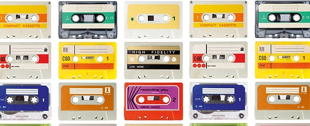 6. Sevdiceğe söylemek isteyip de söyleyemediğimiz herşey için: Müzik (mümkünse karışık kasette)