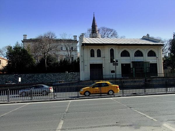 15. Beyoğlu Kamer Hatun Camii