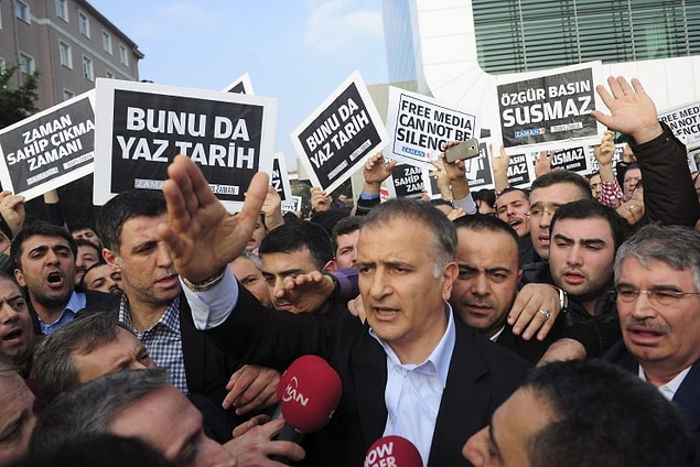 ‘Türkiye’de muhalif gazetecilerin gözaltına alınma dalgası’