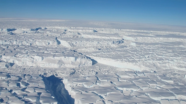 Batı Antarktika buz tabakası erimeye başladı.