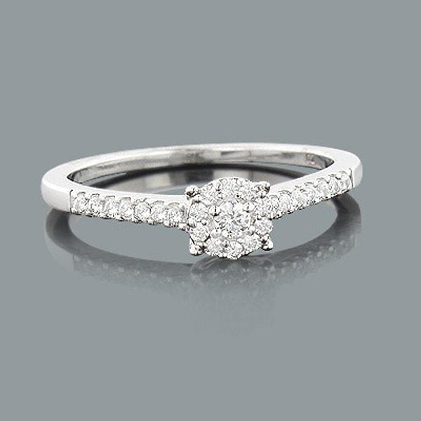 21. Pahalı bir nişan yüzüğü ile başlayan evlilikler, ucuz bir yüzük ile başlayanlardan daha kısa sürüyor.