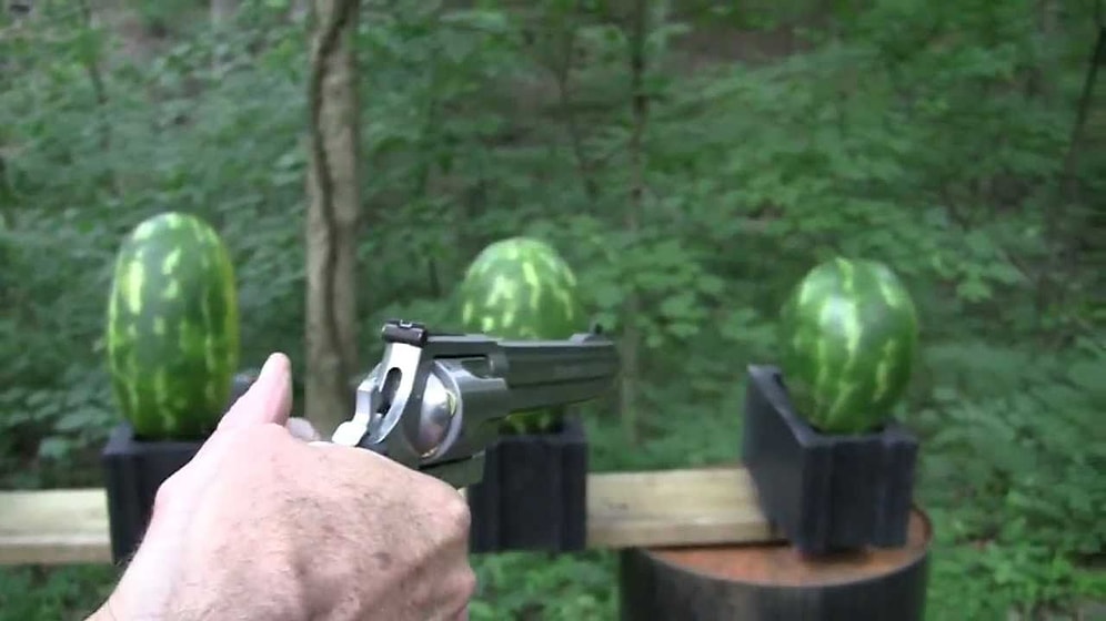Magnum 500 Silahıyla Karpuzları Patlatan Adam