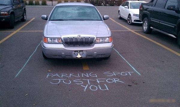11. Senin için özel park etme yeri çizdik sen üzülme.