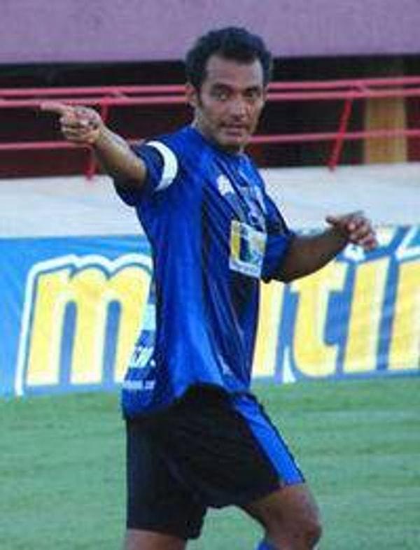 5. Juan García Rivas - AC Mineros de Guayana Puerto Ordaz (611 maç 271 gol)