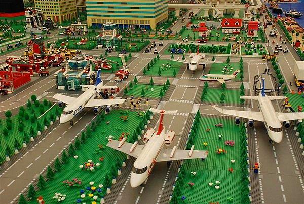 11. Lego Havaalanı