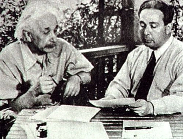 Albert Einsteinâın âÃekim ve Elektriklenmede BirleÅik Alan Kuramıâ Etkisi