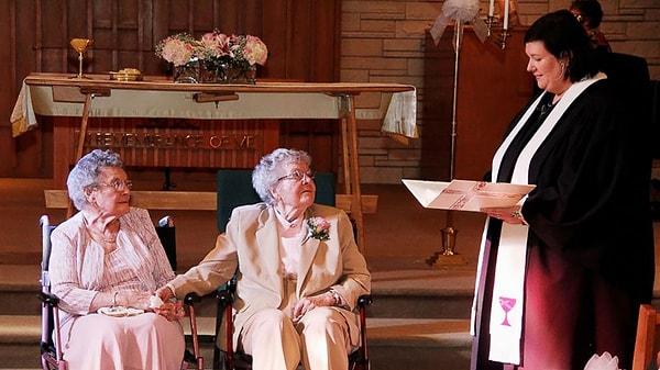 10. 72 yıl sonra nihayet evlenebilen iki kadın.