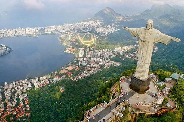 11. Brezilya'nın başkenti Rio de Janerio'dur