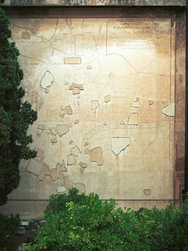 10. Roma İmparatoru Severus, tapınak duvarlarına Google Maps'in ilk versiyonlarını inşa etti.