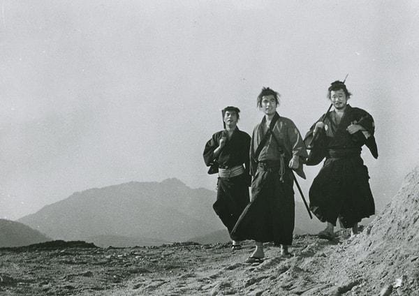 22. Sanbiki no samurai / Three Outlaw Samurai | IMDB: 7,7 (1964)