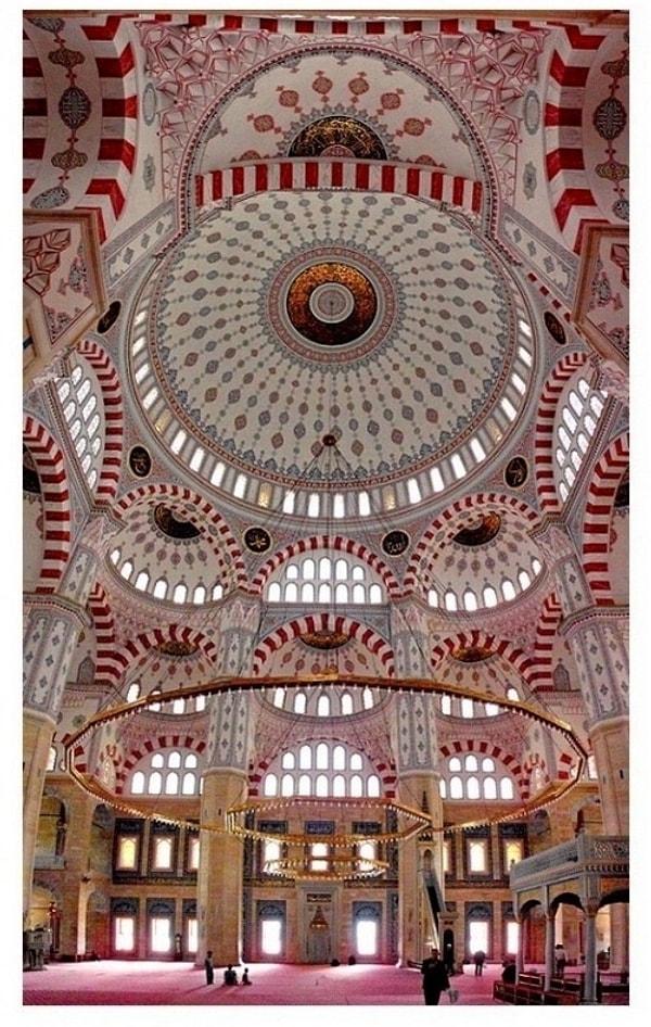 7. Sabancı Camii, Adana